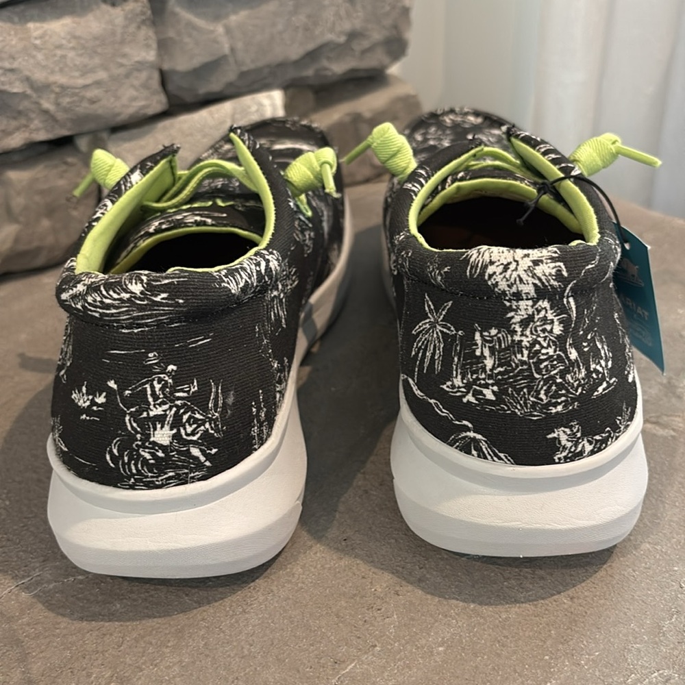 Ariat Hilo Western Aloha-Black Aloha
Tolle,Foam sole,lightweight/flexible - Picture 3 of 11